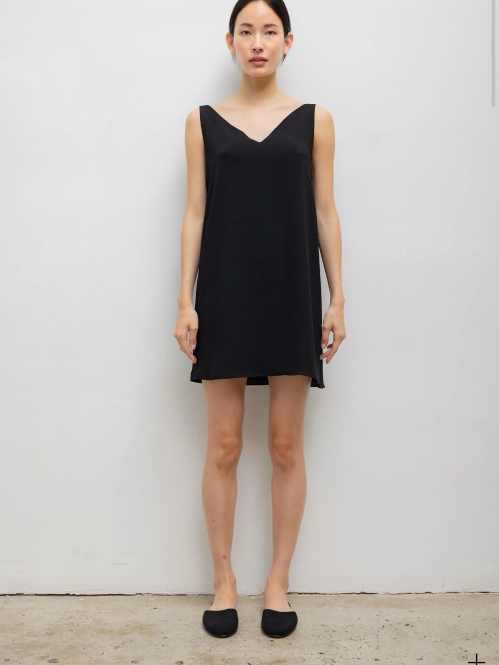 LeSet Barb V Sleeveless Shift Dress